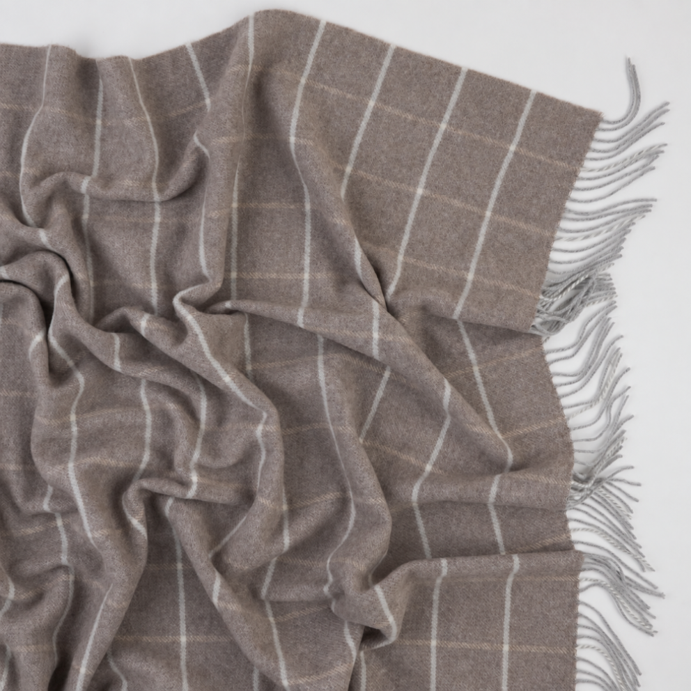 Koc z kaszmirem i wełną Merino Superfine – taupe w kratę, 140 × 200 cm
