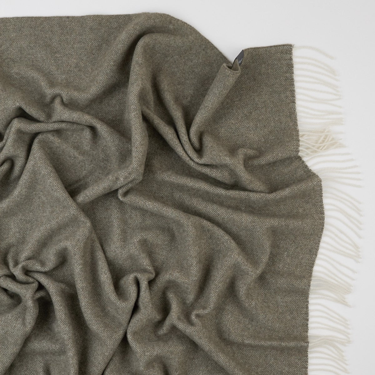 Koc z kaszmirem i wełną Merino Superfine – oliwkowy, 140 × 200 cm