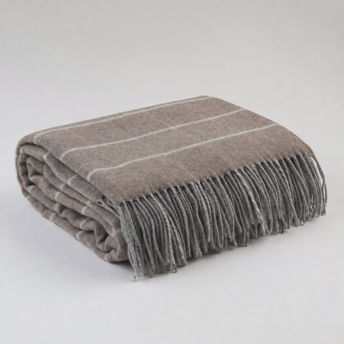 Koc z kaszmirem i wełną Merino Superfine – taupe w kratę, 140 × 200 cm