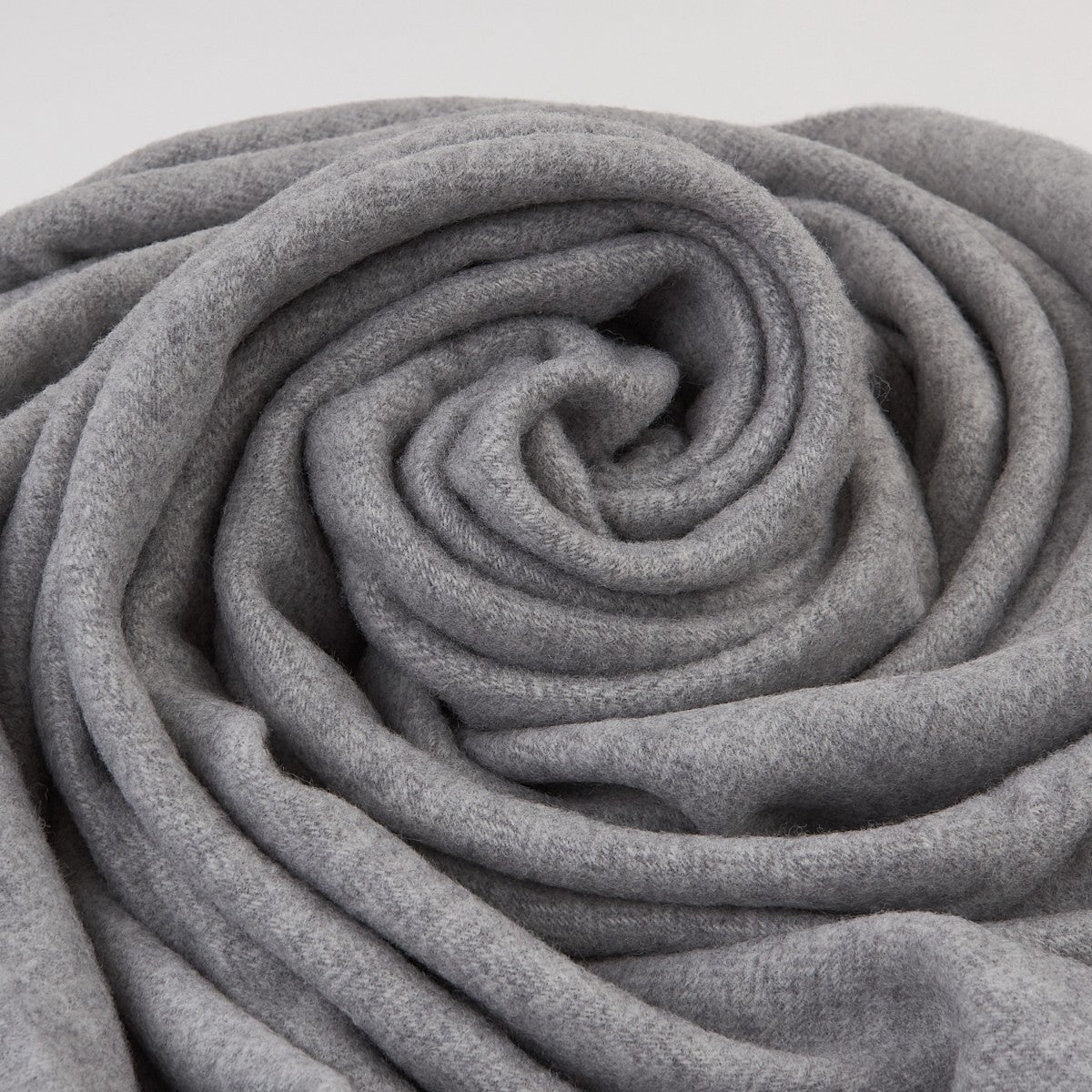 Koc z kaszmirem i wełną Merino Superfine – jasnoszary, 140 × 200 cm