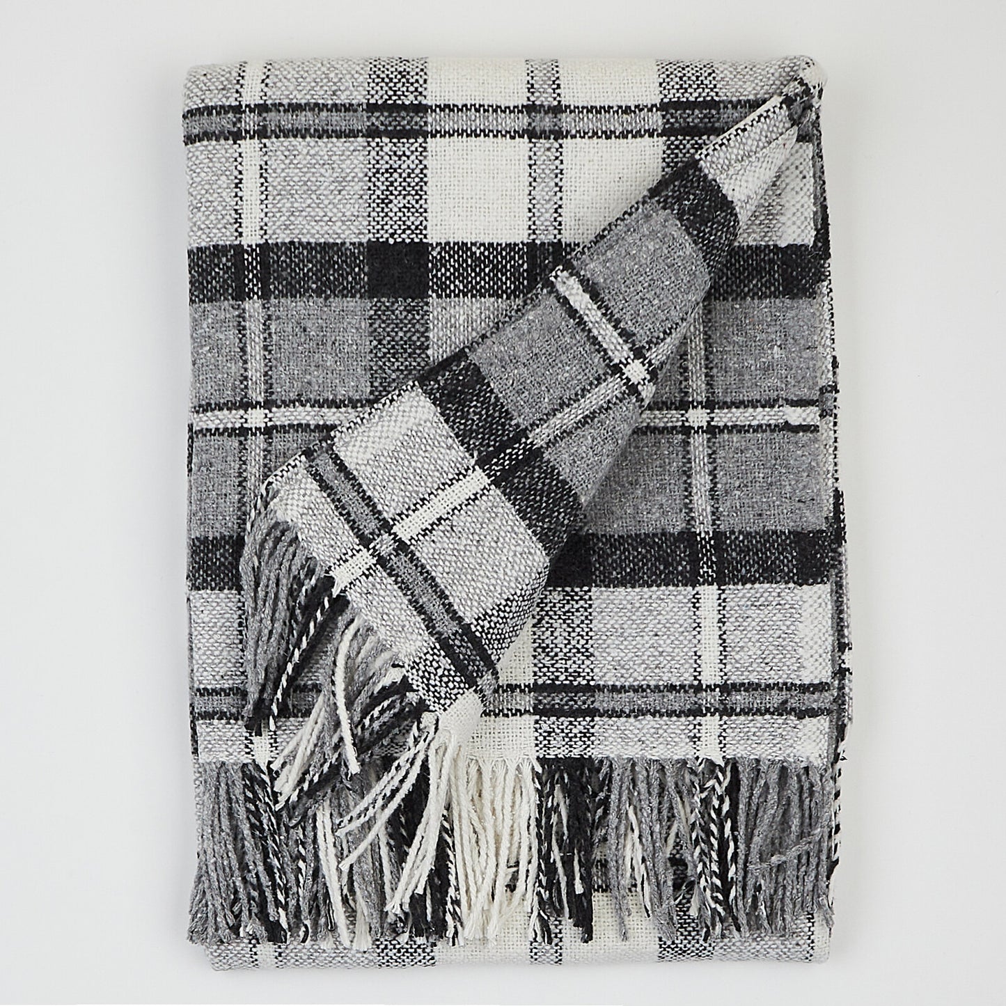 2374b31ea157e3566228d86da39b51e3