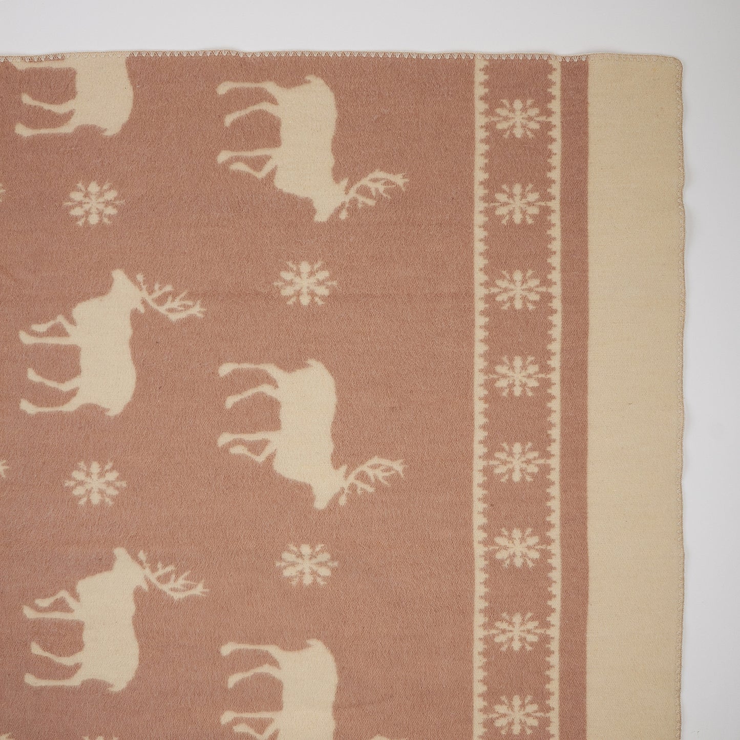 12b3d7c958b3f44a499aeb9c13627833