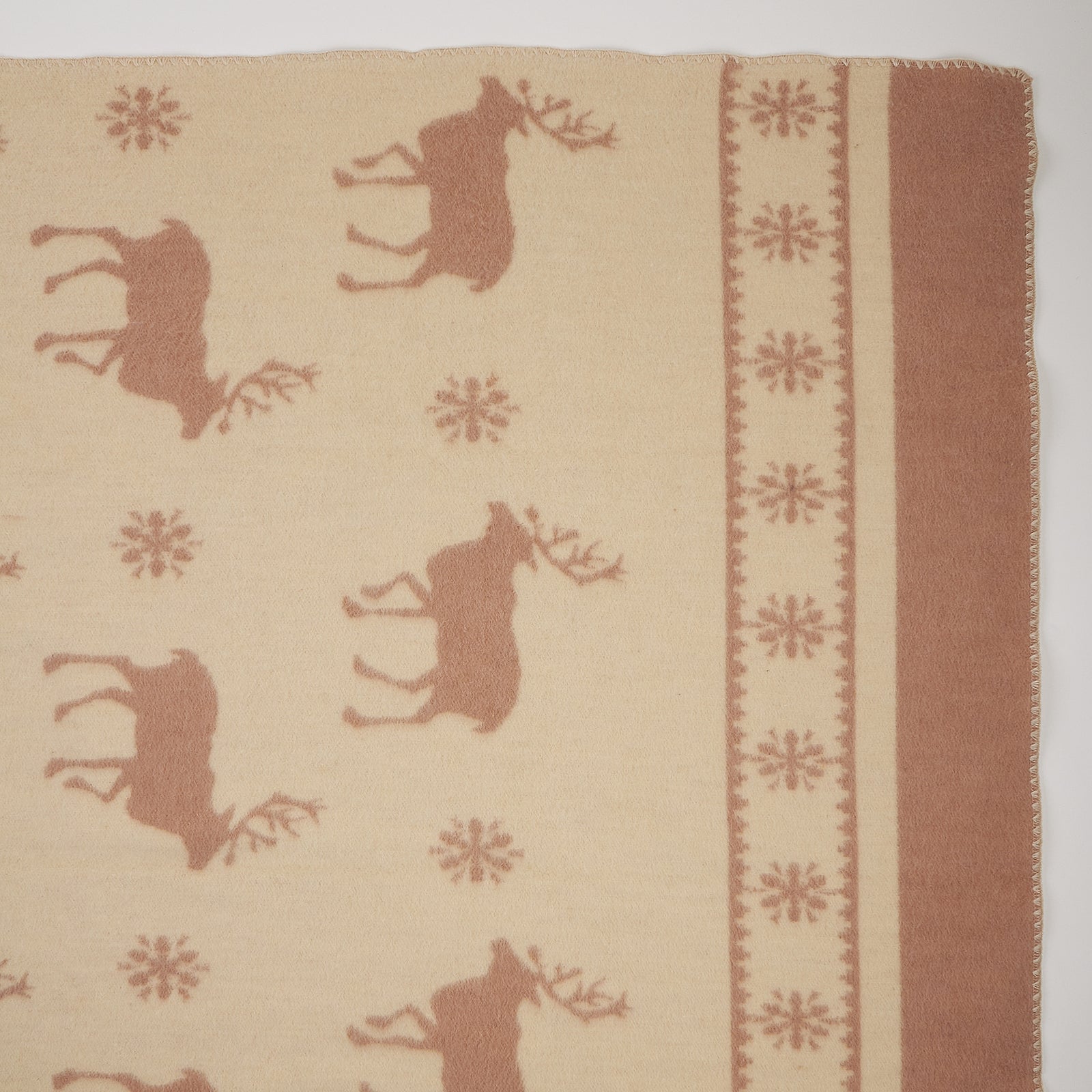 fd8f7a6b415d8df4a3cbb8a75e38faab